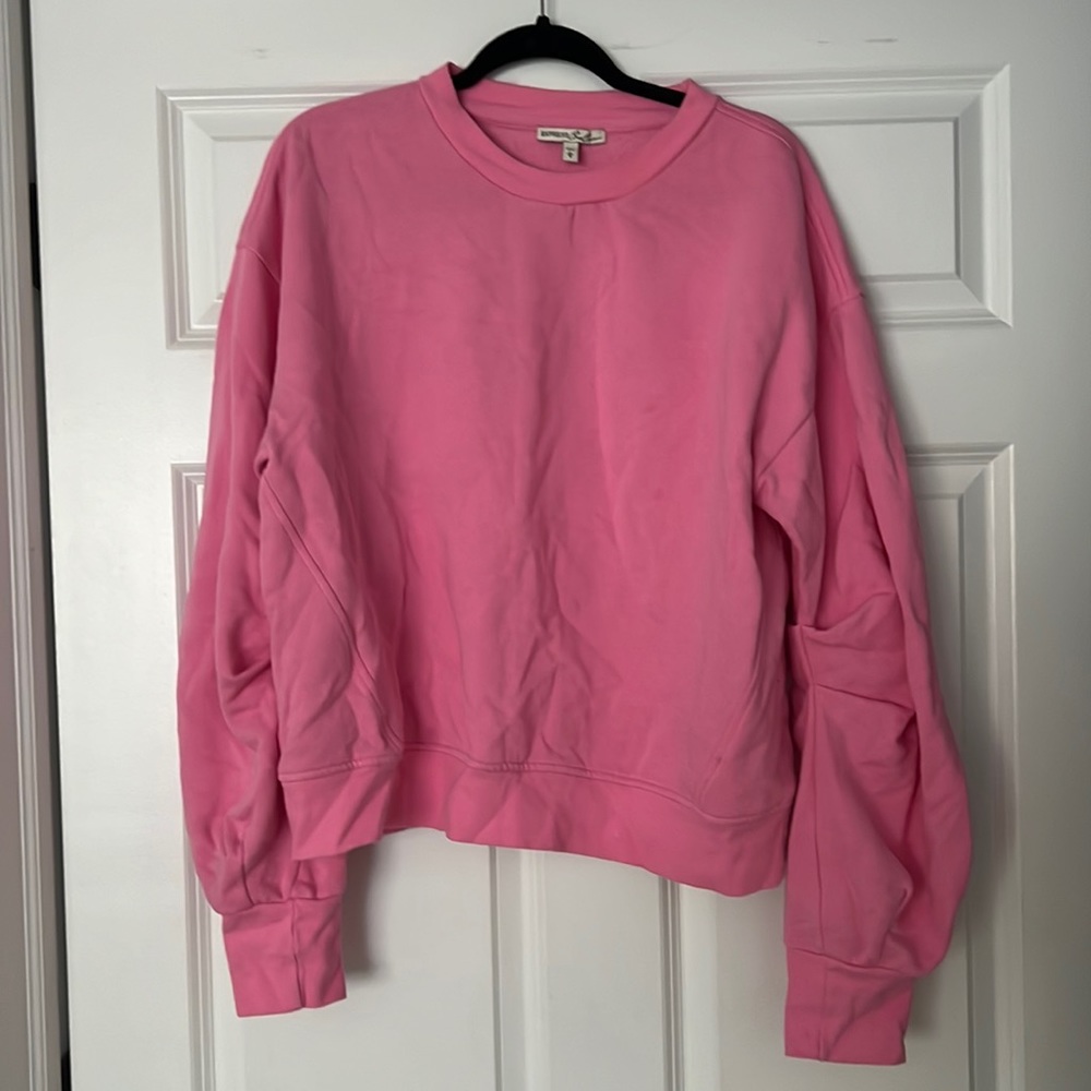 Pink sweatshirt with puffy ruched sleeves